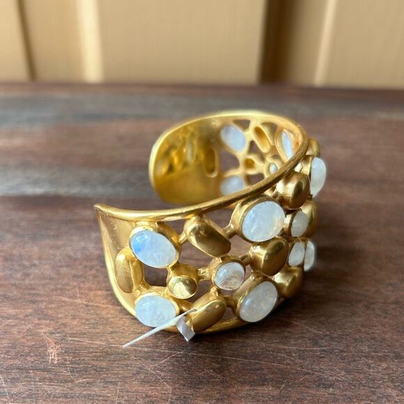 Julie Vos cuff bracelet gold and iridescent pearl NWT - Picture 4 of 8